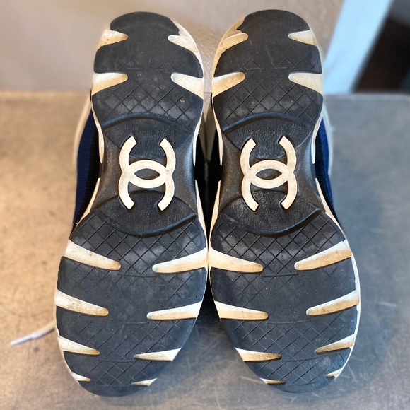 Women's Chanel Suede CC cruise suede trainer - Picture 7 of 16